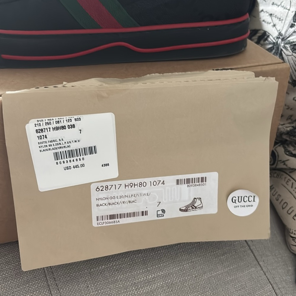 GUCCI Off The Grid high top sneaker. Gucci size 7 and runs big, fits like and 8 - Picture 4 of 5